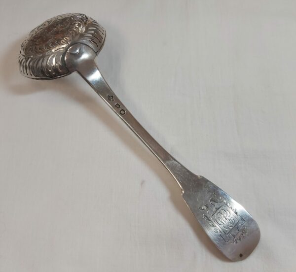 Saupoudreuse uniplat argent Paris 1809/18 – Image 2