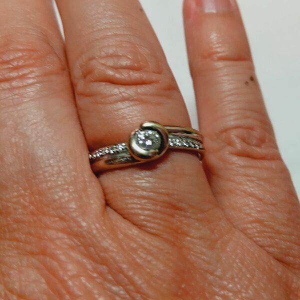 Bague double anneau or gris diamants – Image 2