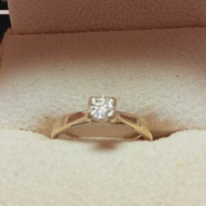 Solitaire or gris diamant 0,15 carat