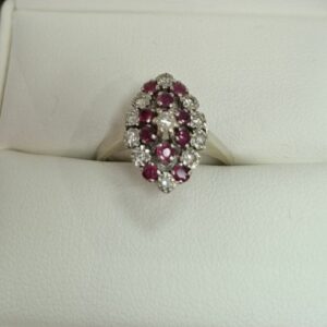 Bague marquise or gris rubis diamants